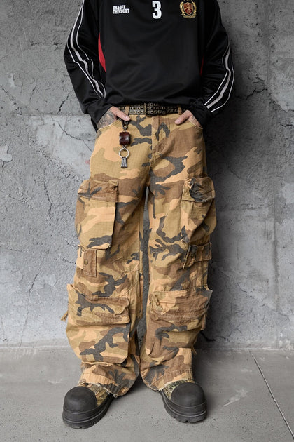 Heavy camo wide leg cargo pants
